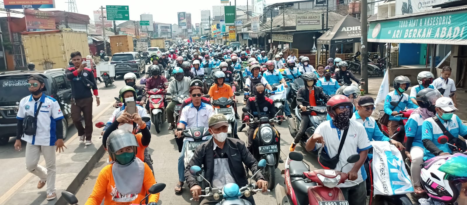Tolak kenaikan BBM, Tolak Omnibuslaw Buruh Tangerang Kembali Turun Ke Jalan