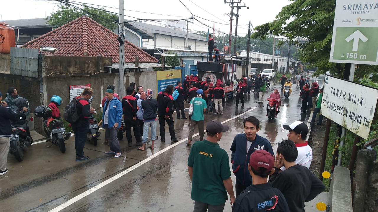 Derasnya Hujan Tak Jadi Penghalang untuk Berangkat Aksi Solidaritas ke ARPS
