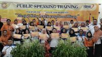 Publik Speaking Training: Kelas Pekerja Harus Berani Bicara