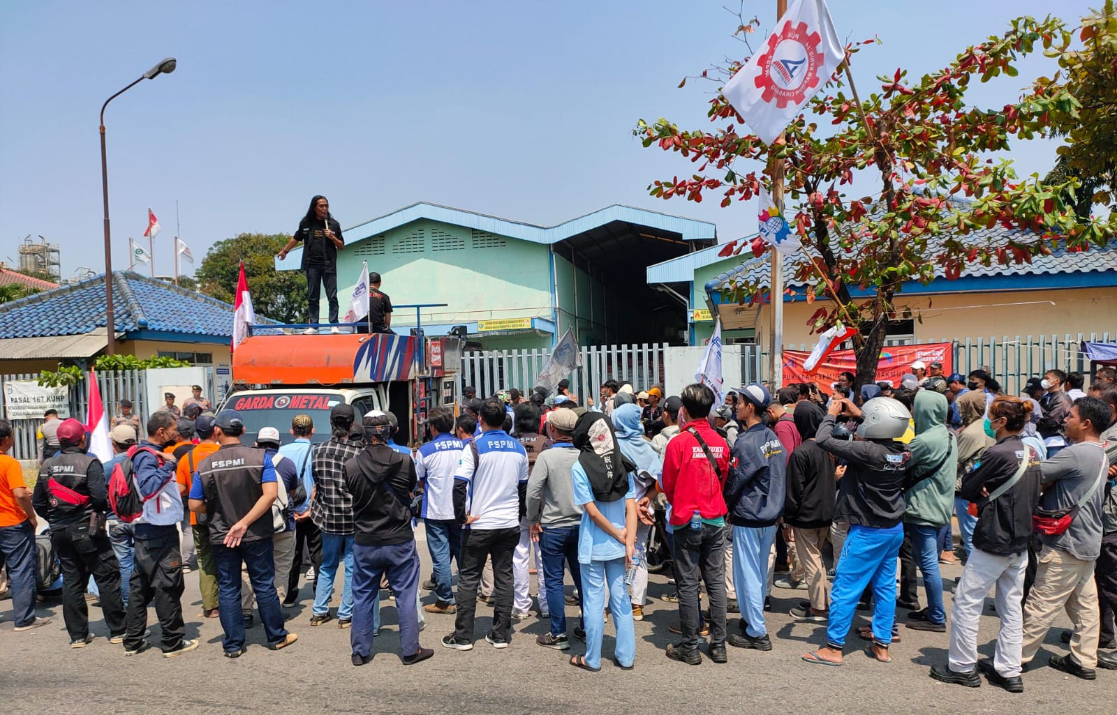 Bela 40 Pekerja yang di PHK, Buruh Bekasi Kembali Datangi PT. Dinar Makmur Cikarang