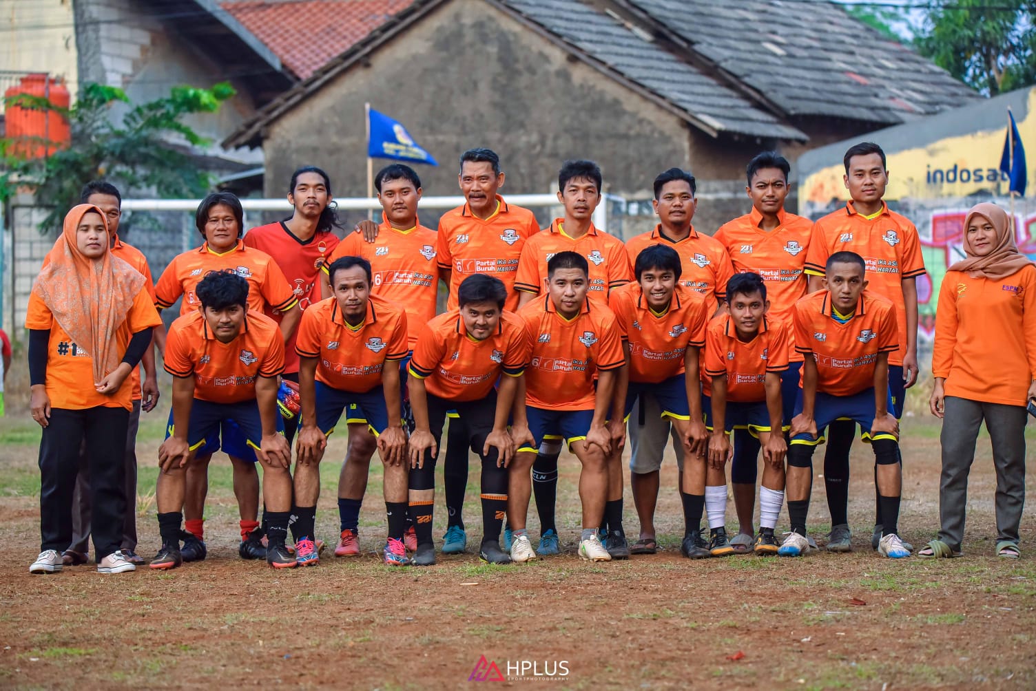 Lewat Jersey Orange, Partai Buruh Sentuh Hati Warga Jatimulya