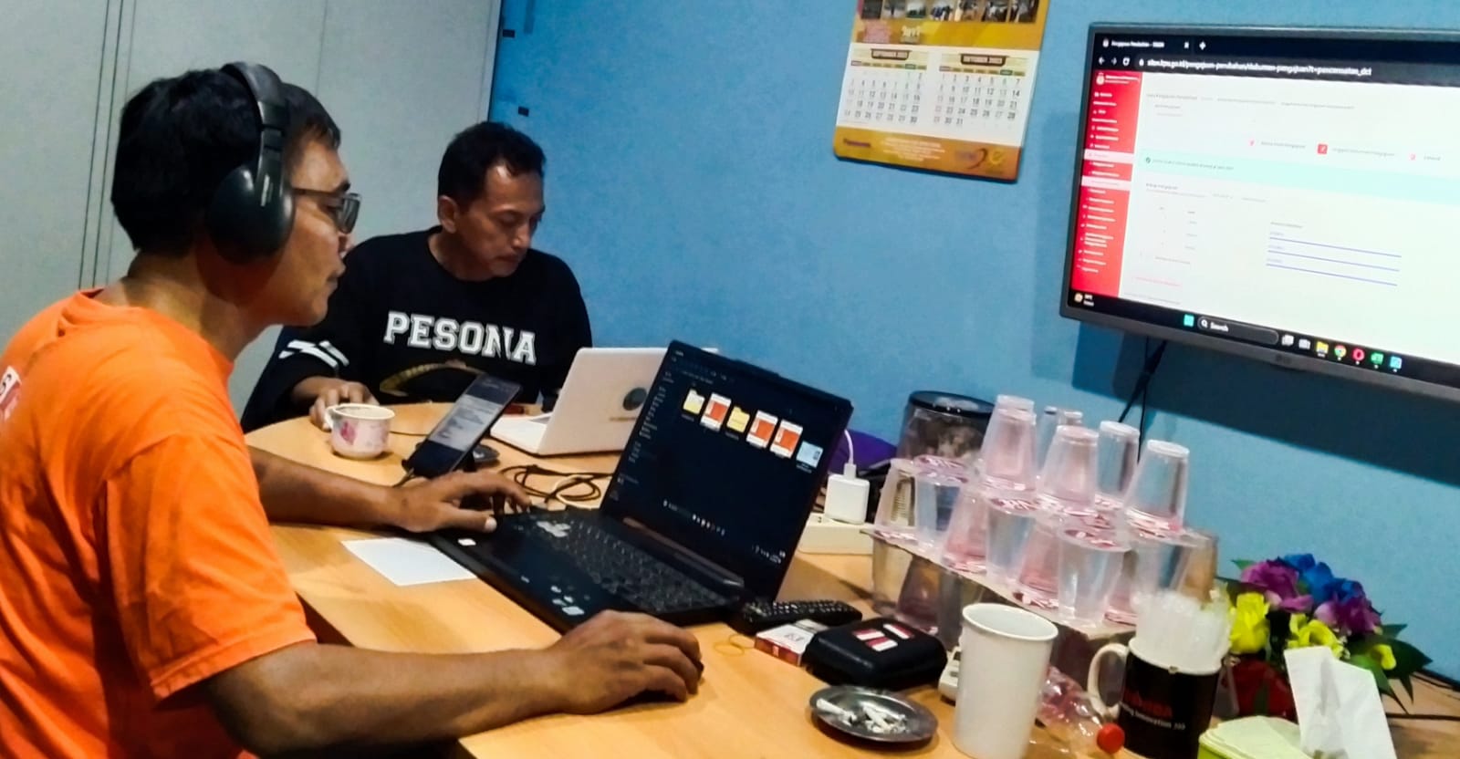 Mengintip Kesibukan Staff PP SPL FSPMI Dalam Masa Pencermatan DCT Caleg Partai Buruh