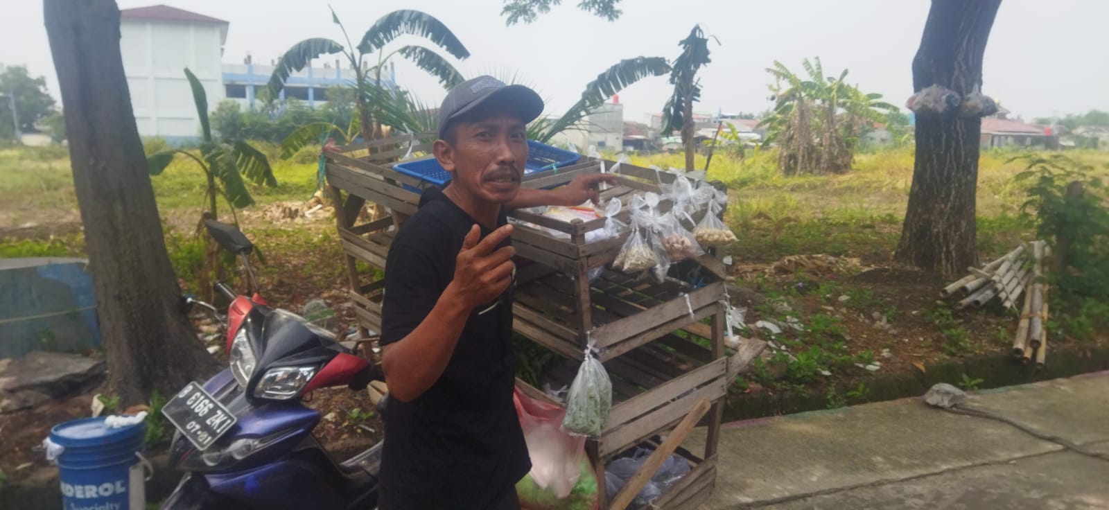 Tukang Sayur Keliling ini Keluhkan Harga-Harga Naik