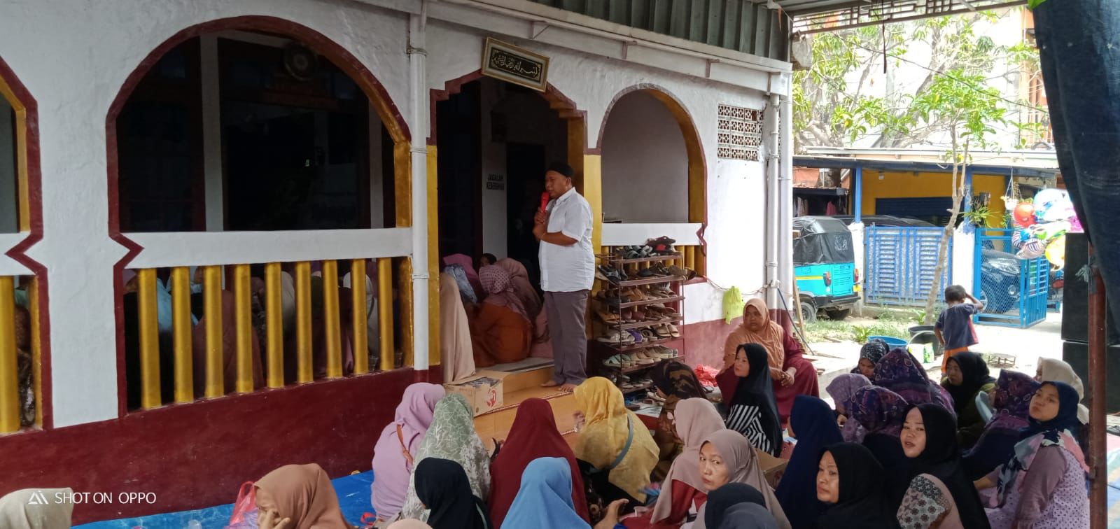 Nurfahroji Sosialisasikan Jaminan Kesehatan di Pengajian Ibu-ibu Tambun Utara