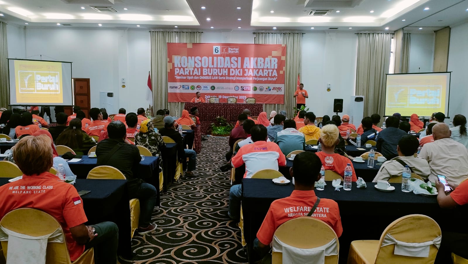 Ratusan Buruh Hadiri Konsolidasi Akbar Partai Buruh DKI Jakarta: Perkuat Perjuangan Buruh Terkait Upah dan Omnibus Law