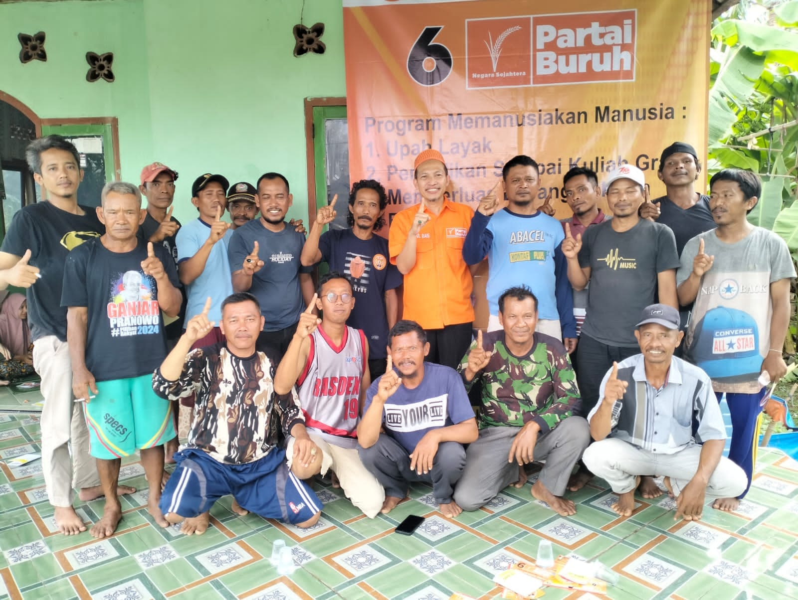 Caleg Partai Buruh Abdul Bais Bersama Relawan Jamkeswatch Kunjungi Kelompok Tani