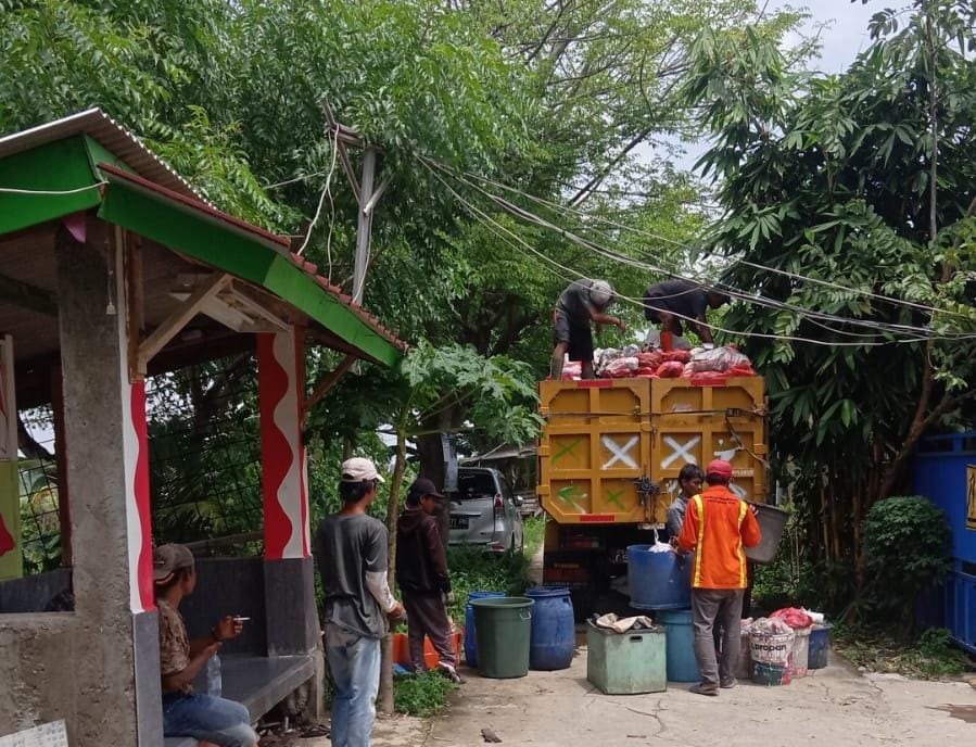 Buruh Belum Rasakan Naik Upah, DLH Kabupaten Bekasi Sudah Naikkan Retribusi Sampah Per Januari 2024