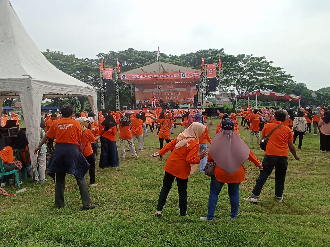 Senam Ceria Awali Kampanye Akbar Partai Buruh Jawa Timur