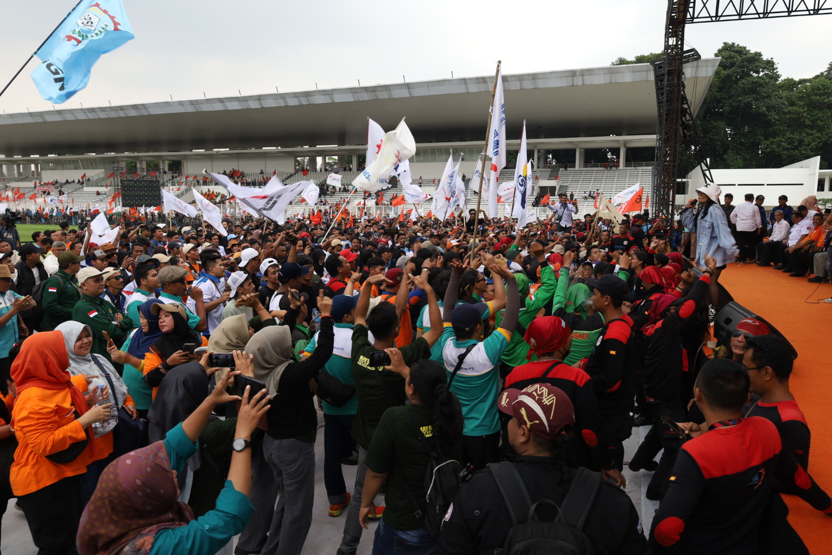 Ribuan Buruh Hadiri May Day Fiesta di Stadion Madya Senayan