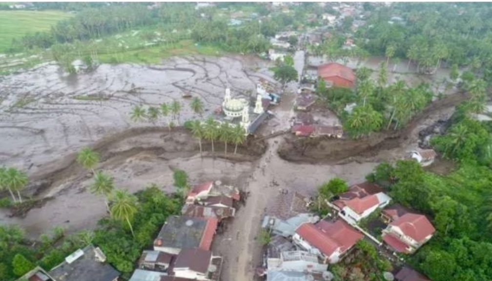 Banjir Lahar Dingin Gunung Marapi, Lalu Lintas Padang Solok Lumpuh Total