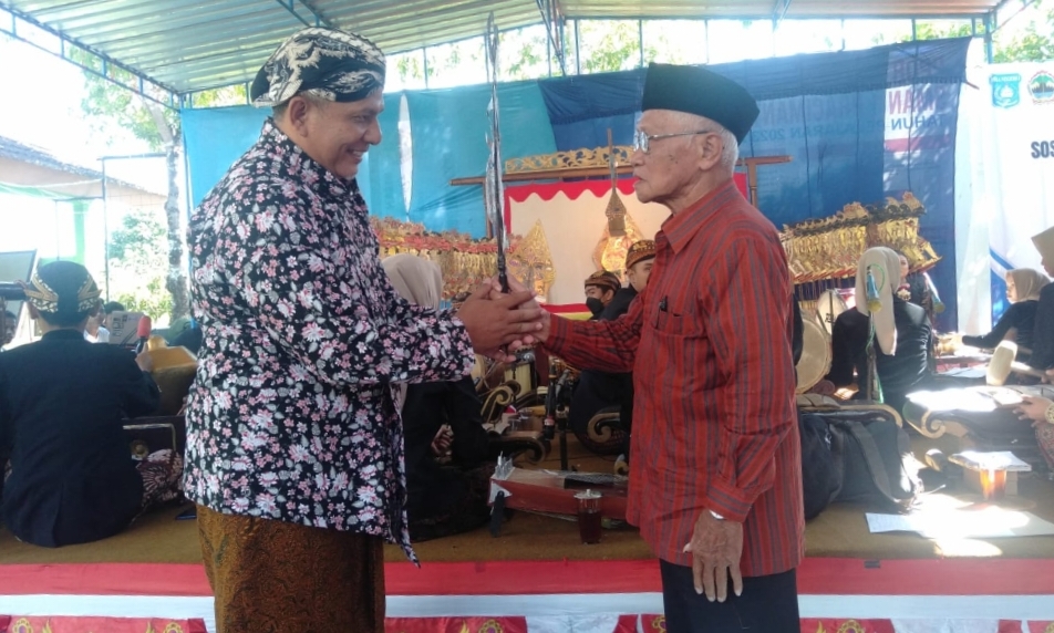 SMAN 1 Pracimantoro Sosialisasikan Pencegahan Tindak Kekerasan Sekolah Melalui Pagelaran Wayang Kulit