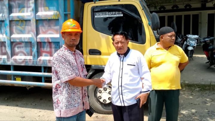 PTPN IV Regional Kebun Aek Torop Beri Bantuan Batu Pitrun Perawatan Jalan
