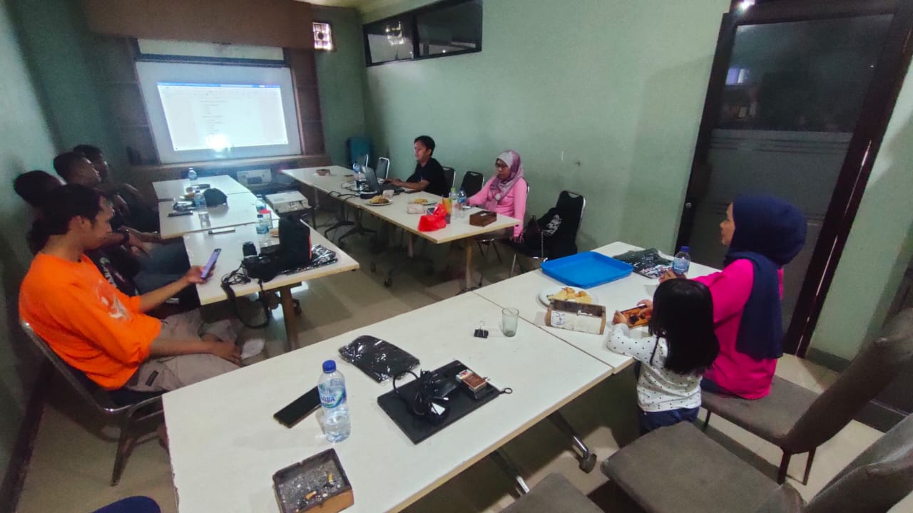 Upaya Tingkatkan Kualitas SDM Anggota FSPMI, Media Perdjoeangan Bekasi Buka Kelas Videografi