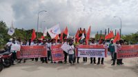 Terus Memperjuangkan Hak Buruh, FSPMI Riau Lakukan Aksi Didua Titik Krusial Kabupaten Pelalawan