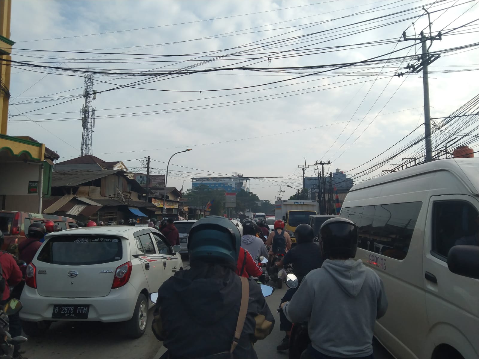 Kemacetan Jadi Sarapan Setiap Pagi Buruh Kabupaten Bekasi