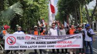 Ratusan Buruh Gelar Aksi di Surabaya, Tuntut Pembebasan Rekan Mereka