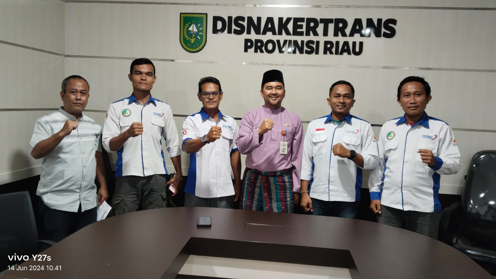 DPW FSPMI Riau Silaturrahim ke Disnakertrans Riau