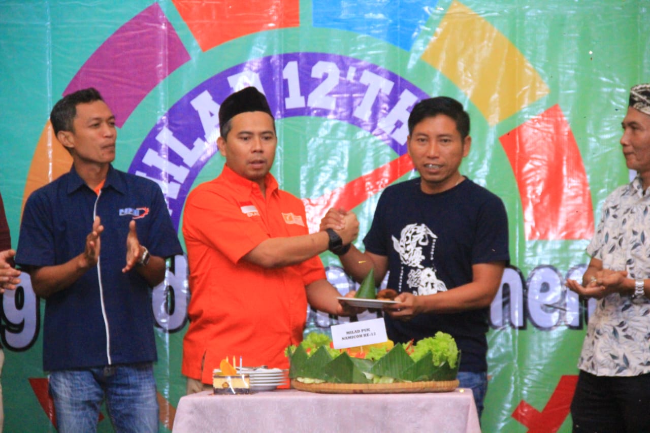 Syukuran Capai Usia 12 Tahun, PUK SPAMK FSPMI PT. Namicoh Potong Tumpeng