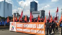 MK Gelar Sidang Lanjutan Judicial Review, Buruh Demo di Jakarta Tuntut Omnibus Law Dicabut