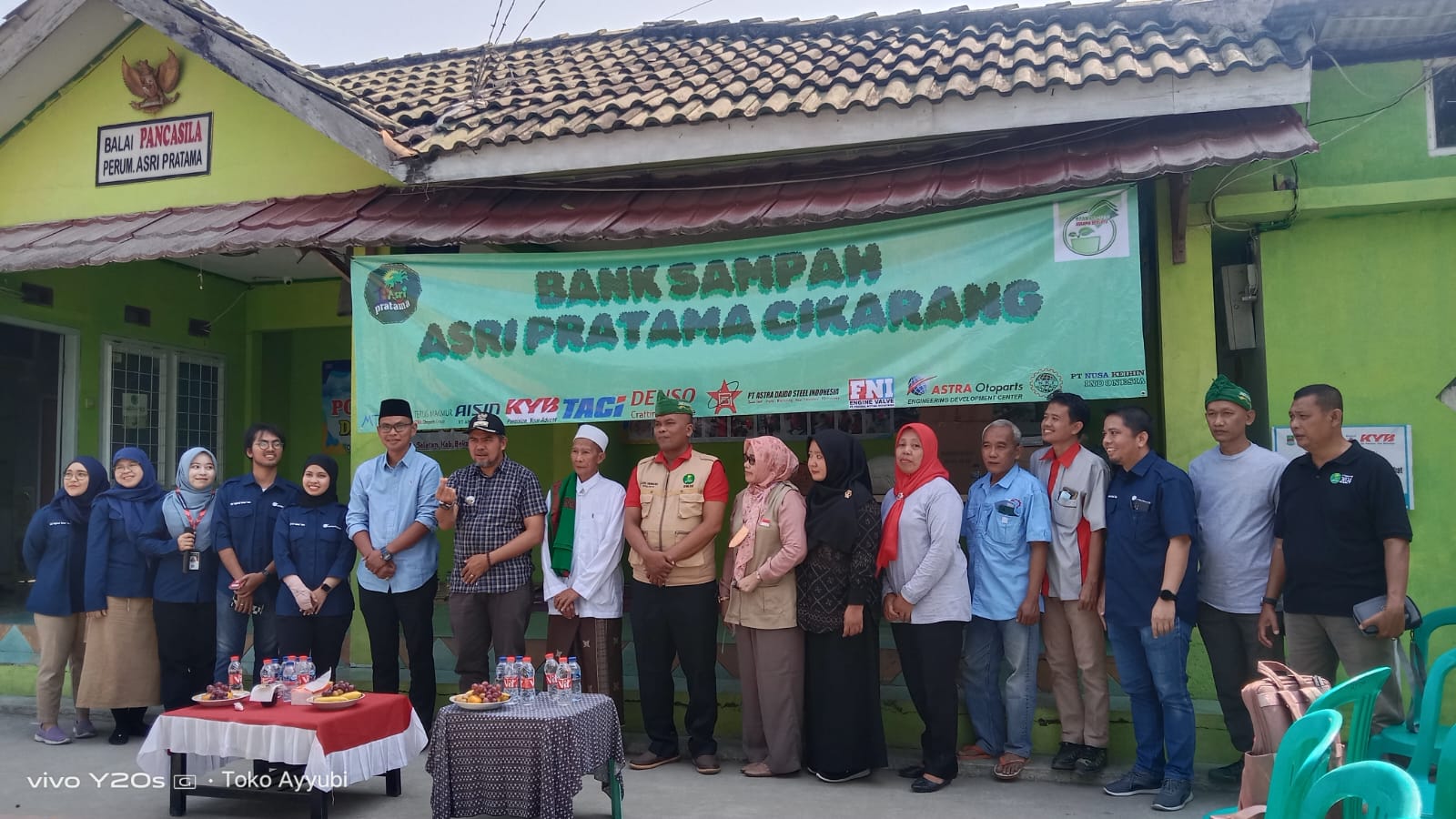 Astra Otoparts Regional Bekasi Serah Terimakan Perlengkapan Bank Sampah