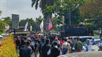Tuntut SK Gubernur Untuk Upah Pekerja Diatas Satu Tahun, Aliansi Buruh Jabar Sambangi Kantor Disnakertrans