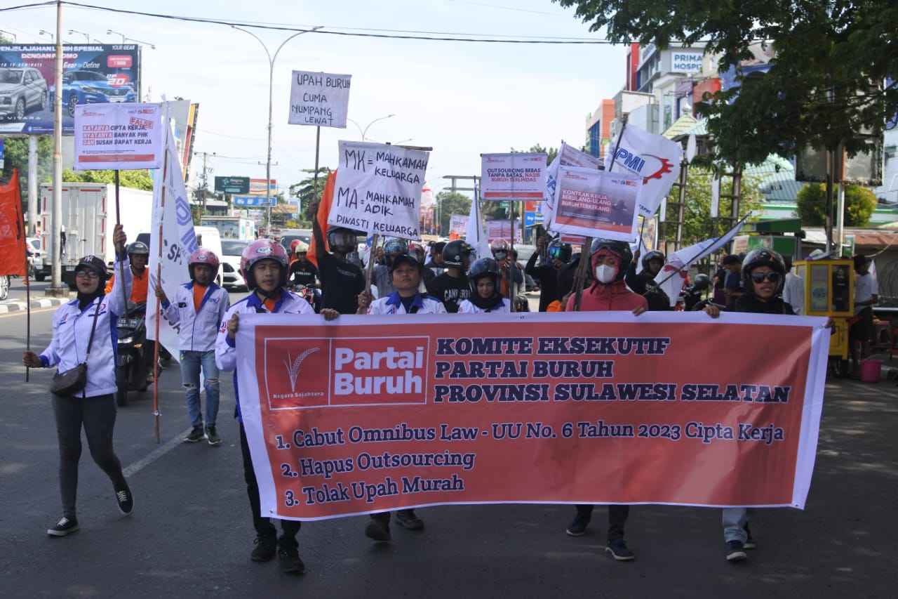 Tanggapi Uji Materiil UU Omnibus Law, Buruh Turun ke Jalan Geruduk Kantor DPRD dan Gubernur Sulsel