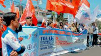 Ratusan Buruh Kawal Putusan Sidang Gugatan UMK, Berharap Majelis Hakim Gunakan Hati Nurani