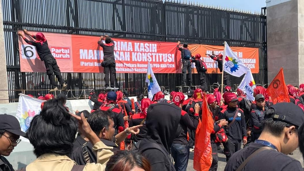 Gelar Unjuk Rasa, Ribuan Massa Mulai Datangi Gedung DPR RI