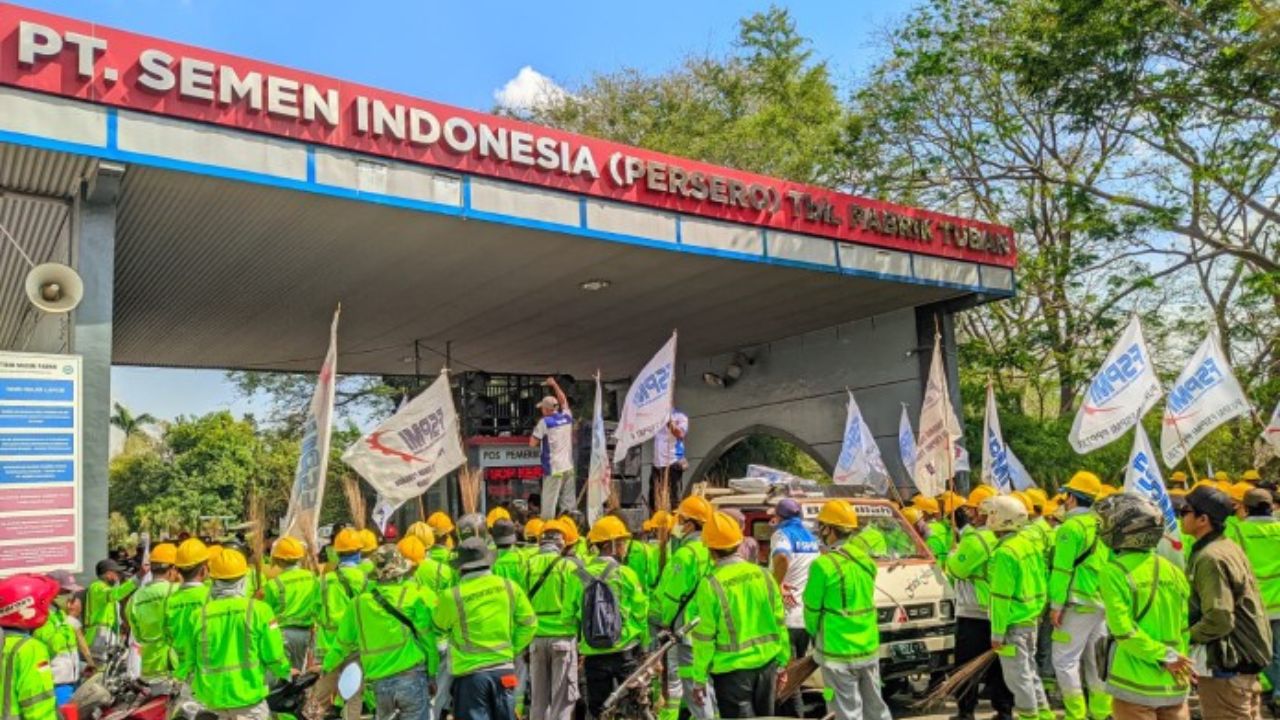 Mempersoalkan Pernyataan “Jika Kurang Gaji Sila Undur Diri, Jangan Bikin Ribet” dari Vendor PT Semen Indonesia Tuban