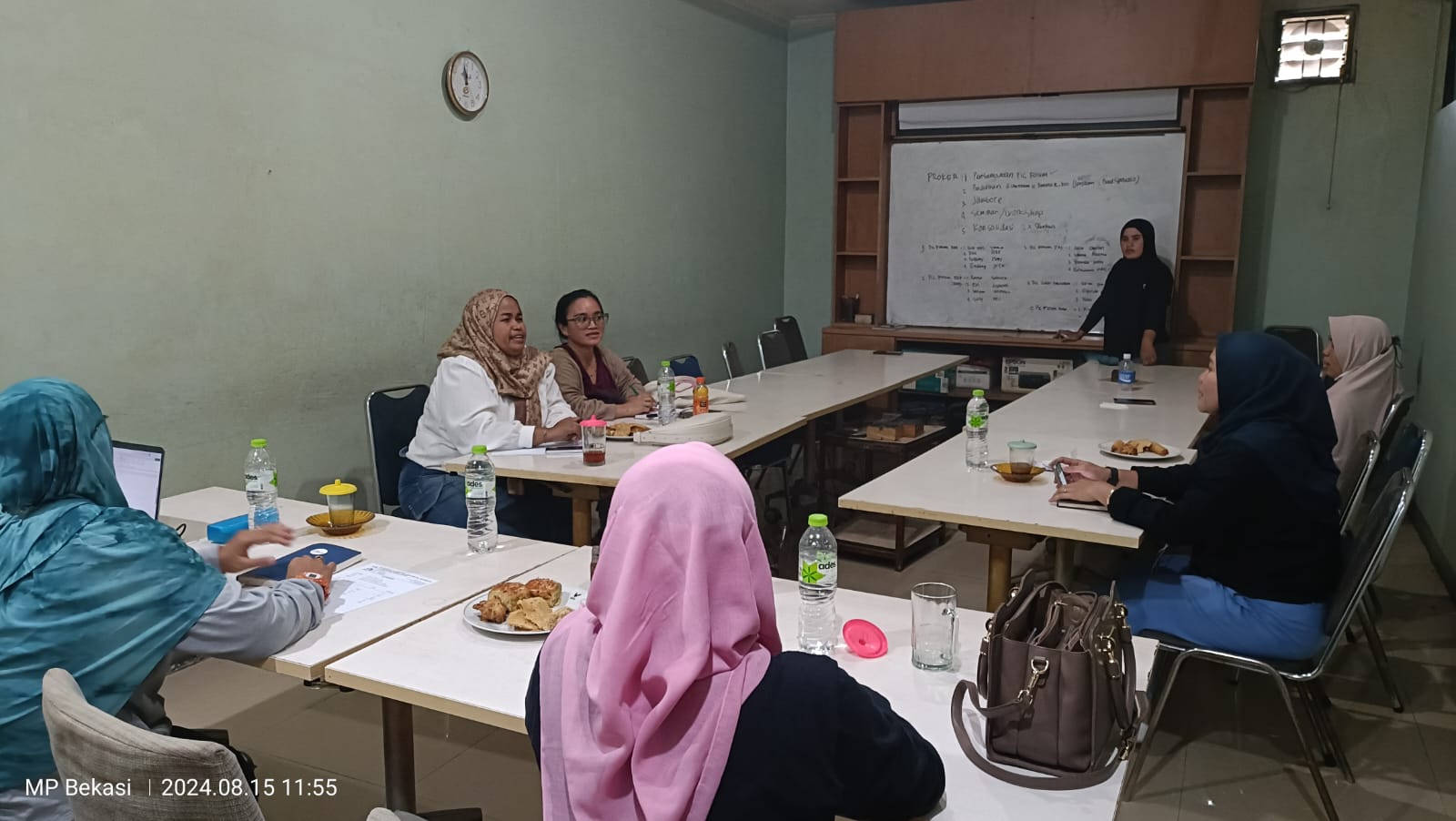 Ratin Perdana Perempuan KC FSPMI Bekasi Bahas Program Kerja