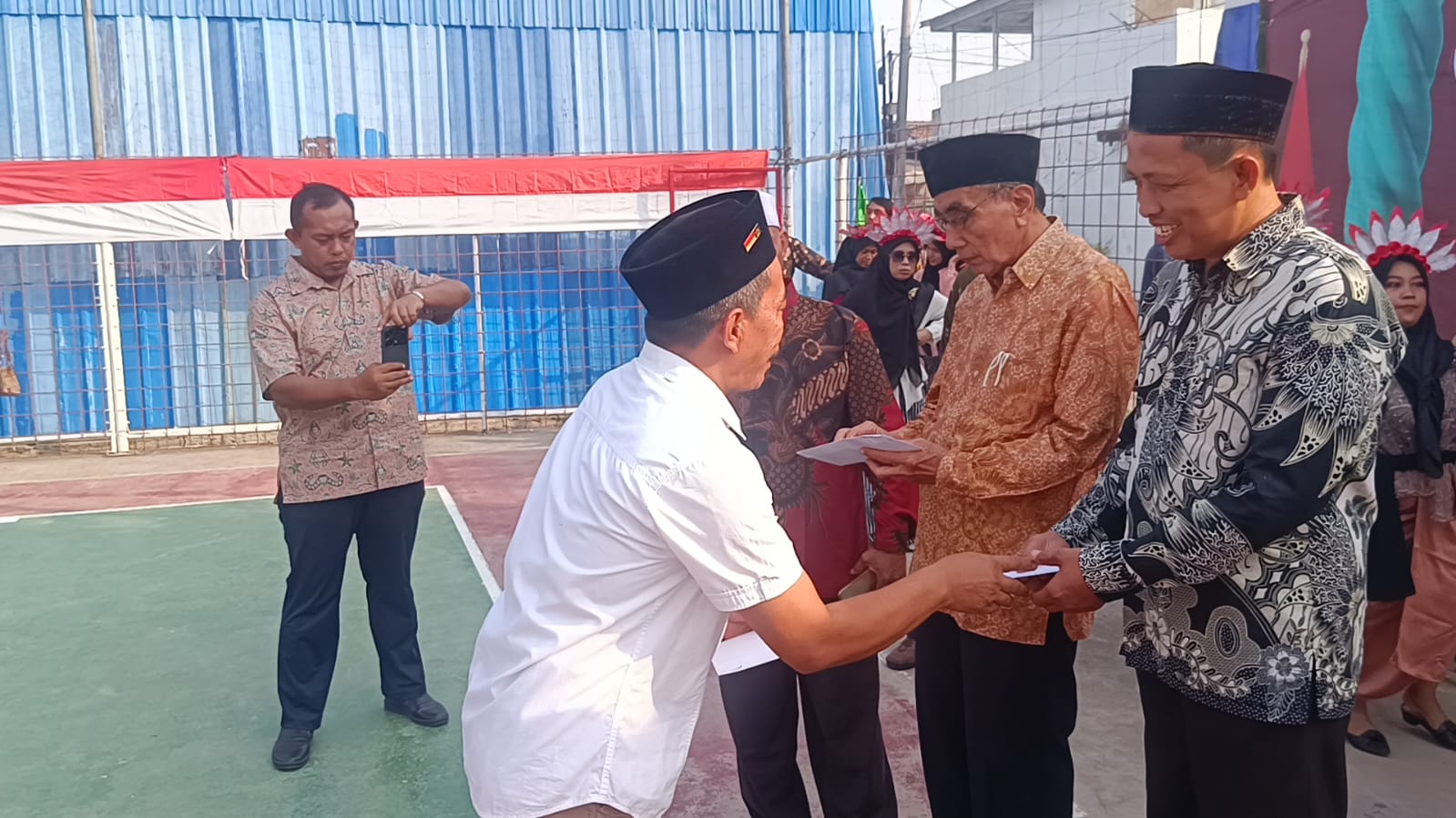 Memaknai Kemerdekaan Bagi Pengurus RW 010 : Dulu Pejuang Kemerdekaan, Sekarang Pejuang Lingkungan