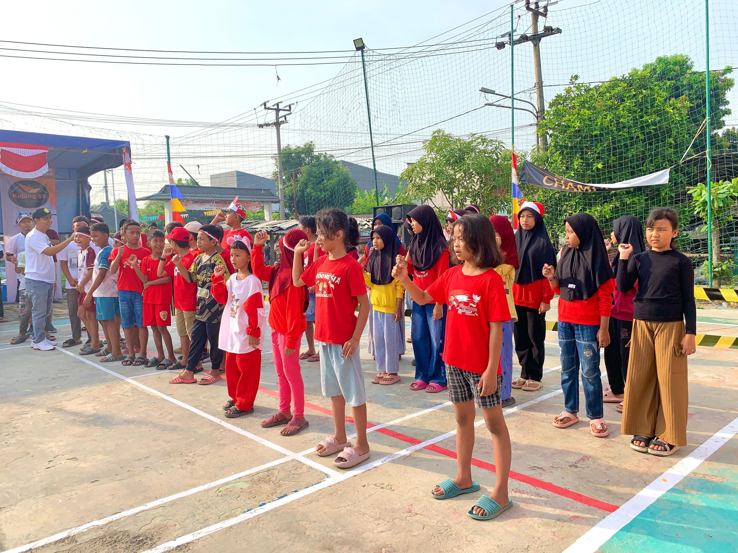 Peringati HUT RI-79, Warga Kujang 57 Perum CKM Karawang Adakan Upacara Bendera Di Lingkungan Perumahan