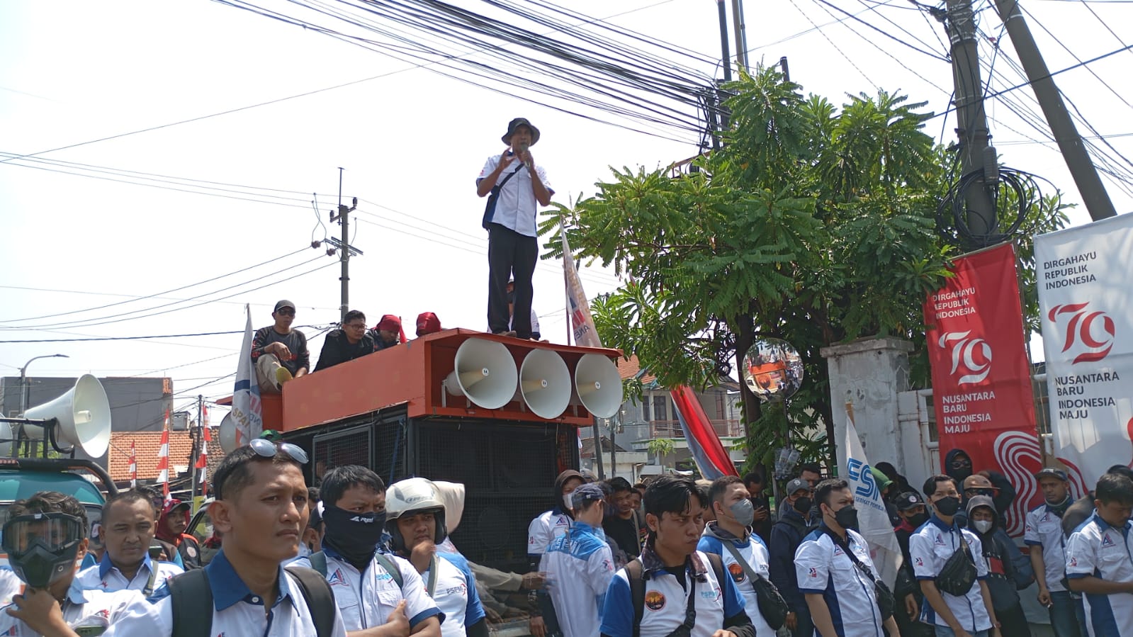 Aksi Massa di Sidoarjo Memanas, Serikat Pekerja Ancam Blokade Jalur Kereta