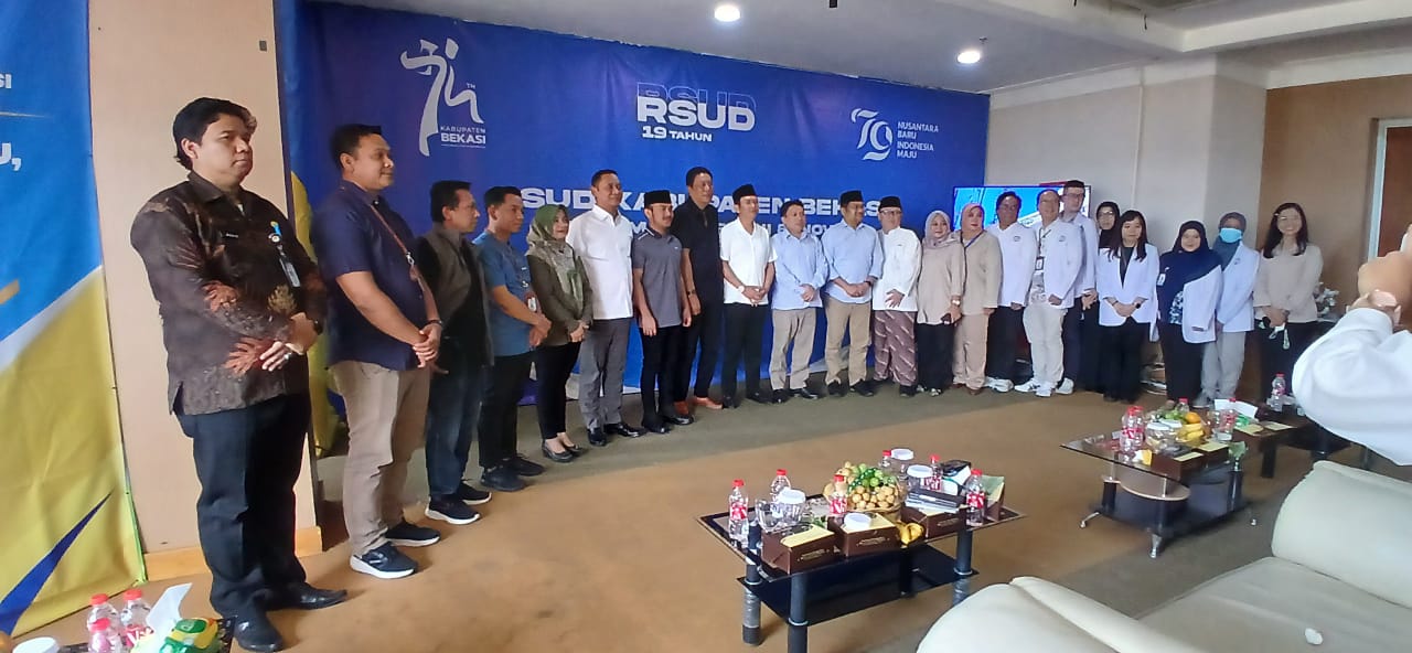 Calon Bupati – Wakil Bupati Bekasi Pasangan Ade Kuswara Kunang dan Asep Surya Atmaja Jalani Test Kesehatan