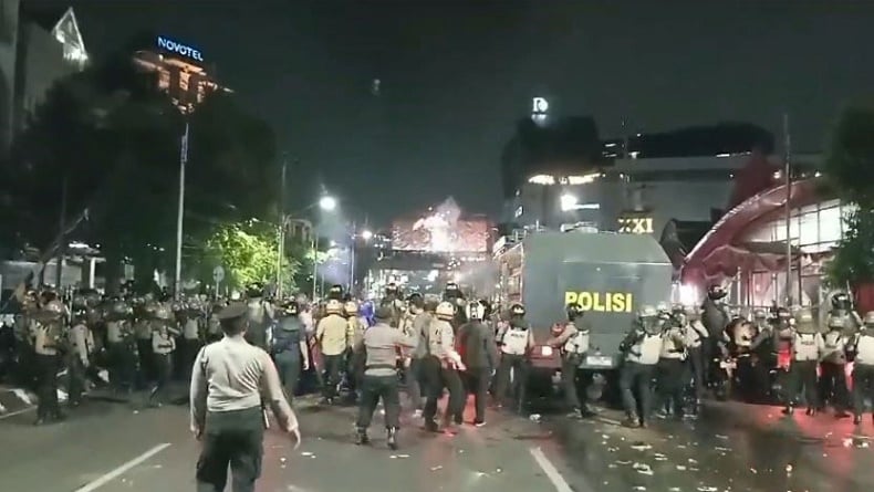 Mengecam Sikap Represif dalam Penanganan Aksi Demonstrasi di Semarang