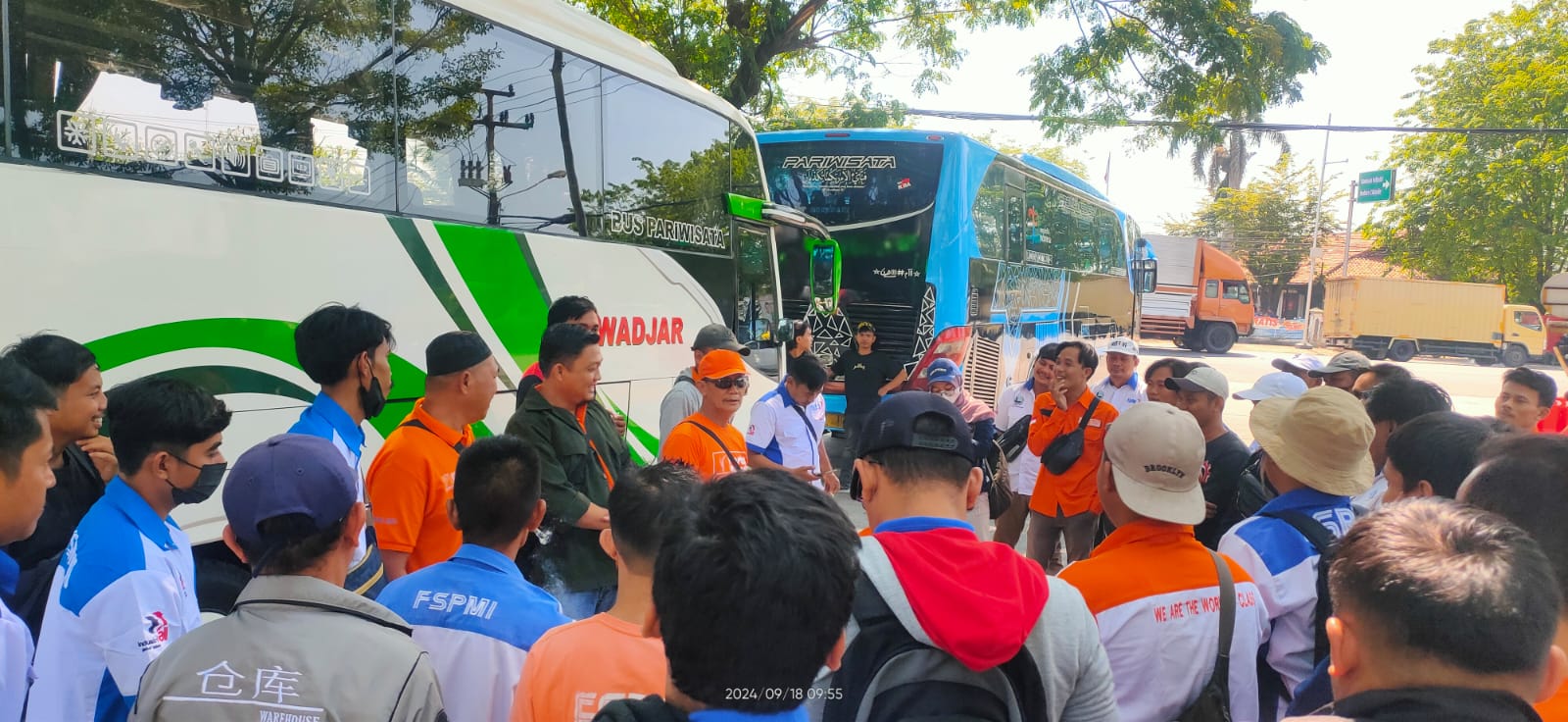 Menuju Jakarta, Buruh Serang hadiri Konsolidasi Akbar Peringatan 3 tahun Kebangkitan Klas Pekerja