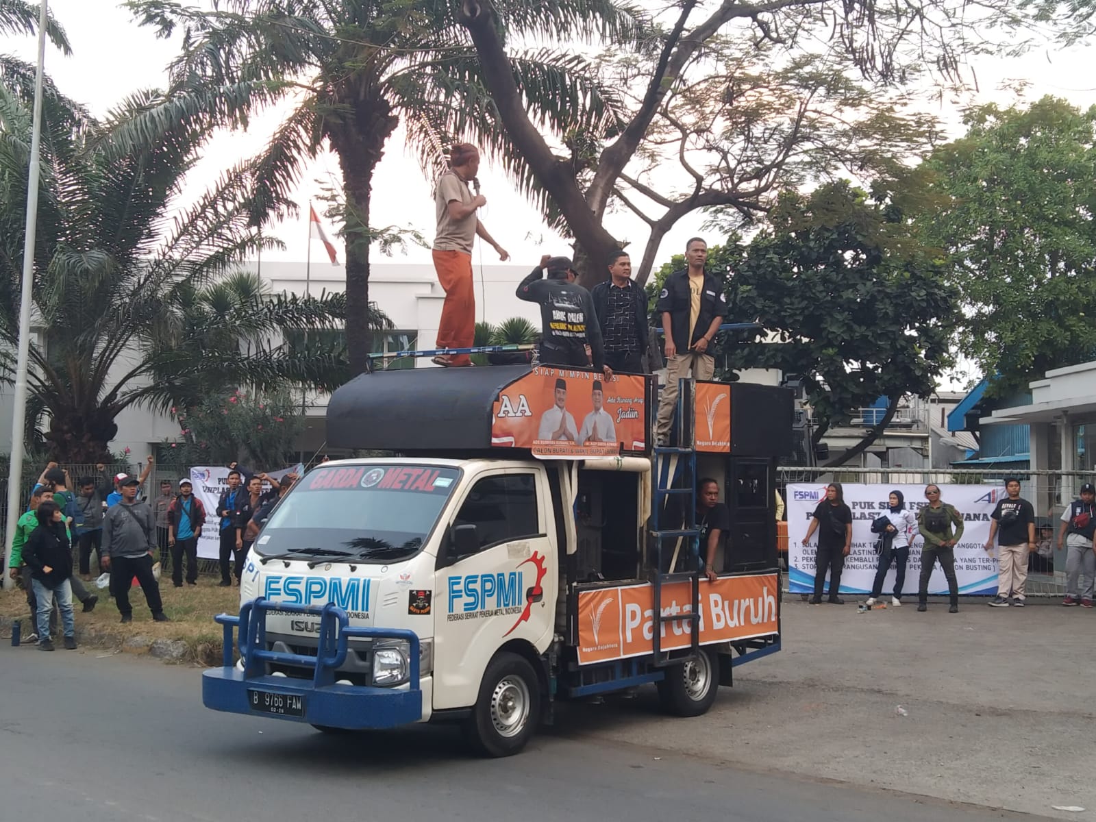 Dua Pekerja Dikabarkan Meninggal Dunia di Tengah Aksi Solidaritas PT. Uniplast Interbuana