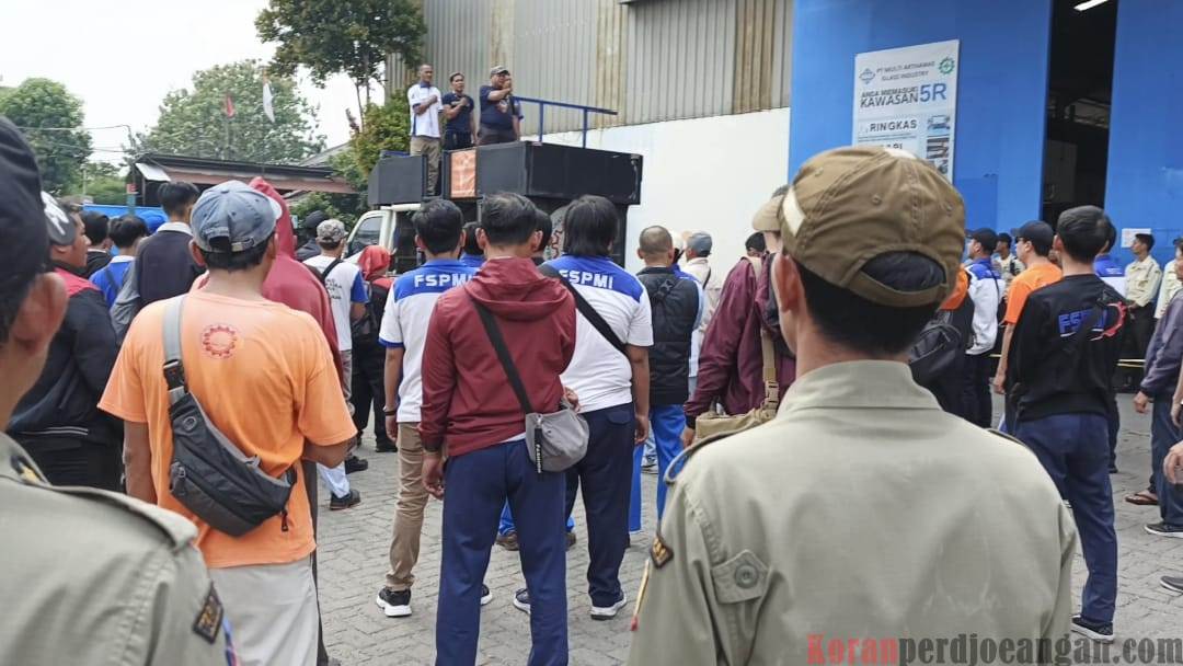 Dugaan Pelanggaran Ketenagakerjaan, Buruh Bekasi Gelar Aksi Solidaritas di PT. MAGI