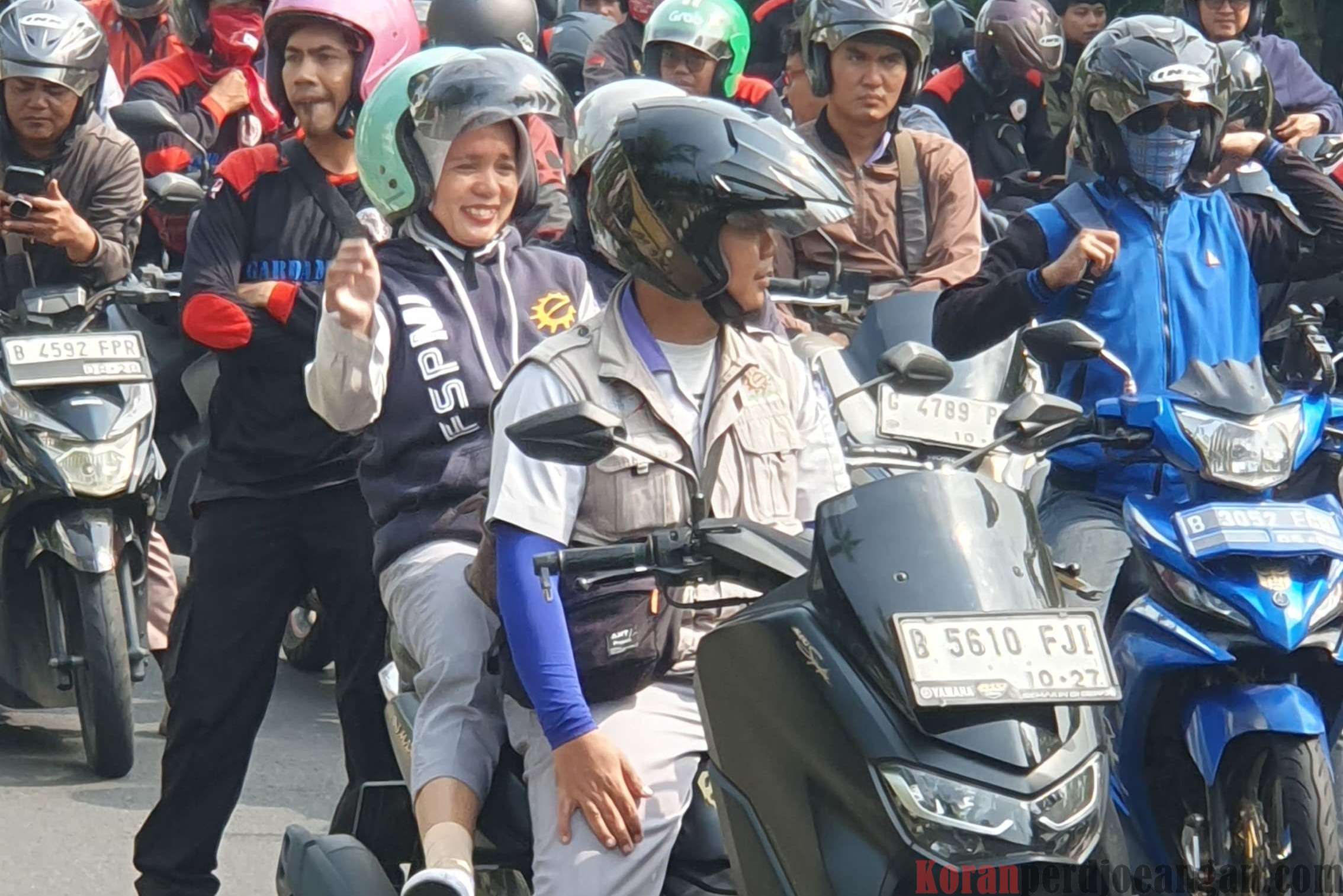 Pasukan Motor Buruh Kawal Putusan MK dari Bekasi ke Kemnaker RI