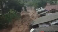 Hujan Deras Picu Banjir Bandang Curug Cigentis Karawang