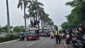 Buntut SK UMSK Tak Sesuai Harapan, Buruh Bekasi Tuntut Copot Bey Machmudin dari Jabatan Pj Gubernur Jawa Barat