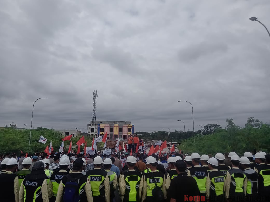 Pekerja Keluhkan Syarat Perpanjangan Id Card Kontraktor yang Harus Cantumkan SKCK