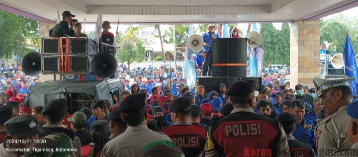 Buruh Kabupaten Tangerang Kawal Rapat Pleno Pengupahan