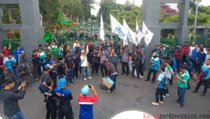 Lanjutkan Aksi Kawal Sidang Depekab Bogor Demi Kesejahteraan Buruh Bogor