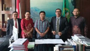 Jonni Silitonga, SH.,MH Ketua DPC PERADI Pergerakan Kota Medan, Tanda Tangani MoU Pelaksanaan PKPA di Fakultas Hukum Universitas HKBP Nomensen Medan